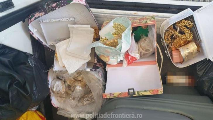 Captură impresionantă la granița cu Bulgaria, la PTF Giurgiu: 2 kilograme de bijuterii, ascunse în cabina unui microbuz