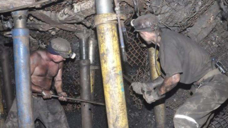 Operațiune dramatică de salvare, la Mina Livezeni: 4 dintre minerii intoxicați, în stare gravă