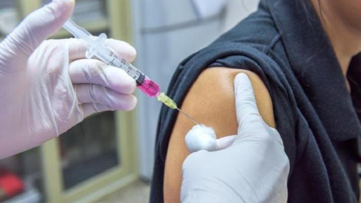 Vaccinul antigripal: ia-l de unde nu-i! Liste de așteptare URIAȘE în farmacii pentru serul "miraculos"
