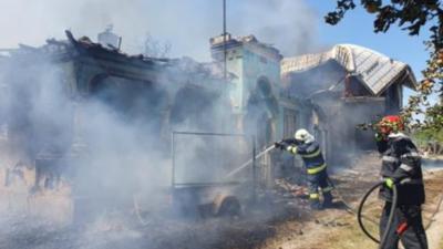 VIDEO Incendiu devastator în județul Olt, patru case au luat foc
