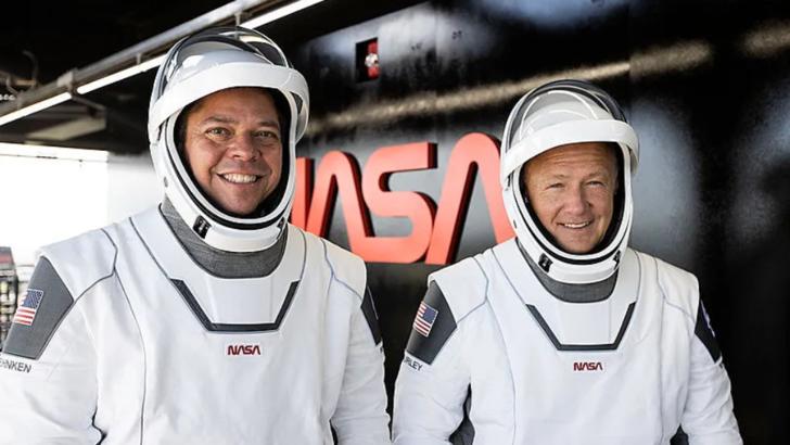 Misiunea NASA și SpaceX de întoarcere pe Pământ/Momemntul deblocării capsulei de ISS/Astronauții americani Bob Behnken și Doug Hurley se întorc după două luni în spațiu, 2 august 2020 Foto: NASA.gov