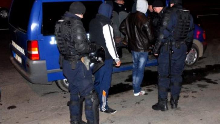 Scandal monstru în județul Sălaj, mai mulți localnici s-au bătut cu forțele de ordine