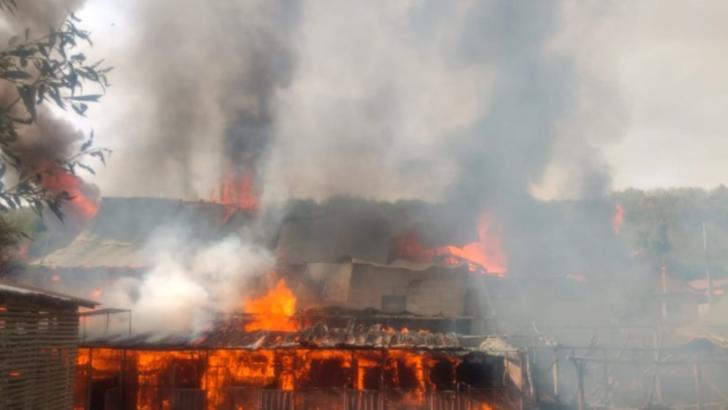 Incendiu devastator la Vaslui: un tânăr a vrut să ajute și a murit electrocutat, iar altul a suferit arsuri grave