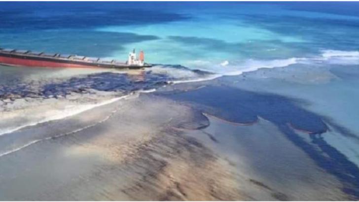 Stare de urgență ecologică în Mauritius: Tone de petrol au ajuns în ocean