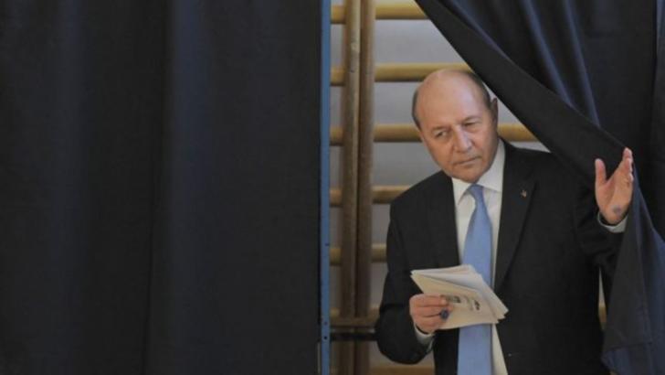 Traian Băsescu a VOTAT: ”E condiția obligatorie să voteze, dacă vor să aibă un primar bun”
