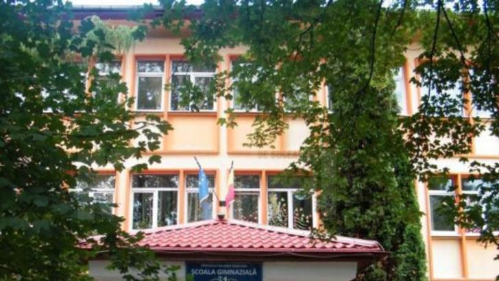 30 de dascăli și personal auxiliar din județul Suceava, confirmați COVID-19 chiar înainte de începerea școlii