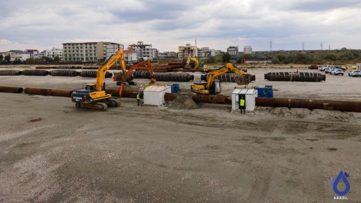 A început a doua etapă a proiectului de stopare a eroziunii costiere. Cu cât se vor mări plajele