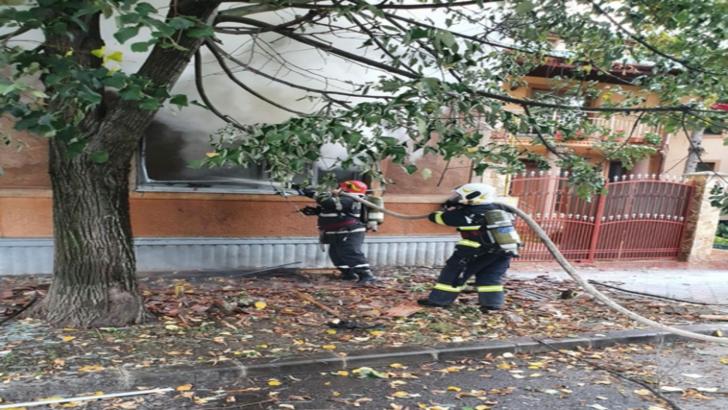 Explozie urmată de incendiu pe o stradă din Timișoara. Trei persoane au ajuns la spital