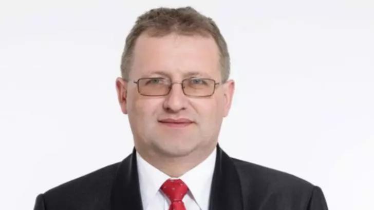  Primarul din Prahova condamnat pentru pornografie infantilă a fost INVALIDAT în funcție definitiv. Se reiau alegerile