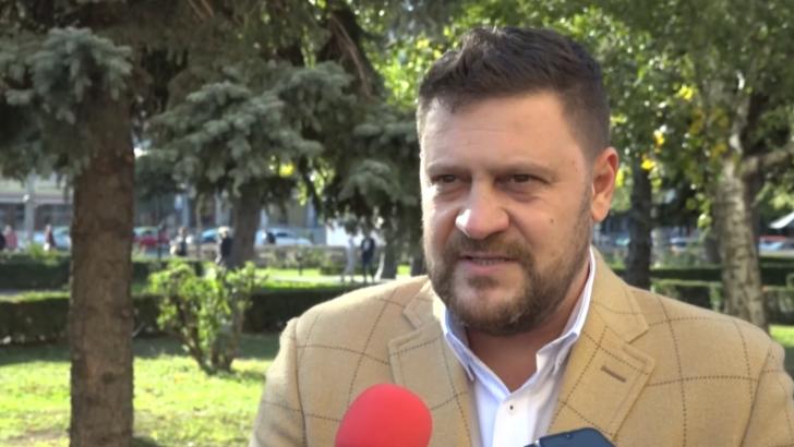 VIDEO Cine este Alex Iacobescu, omul de incredere al lui Sebastain Ghita, cel caruia i-a "imprumutat" 100 de milioane de dolari (sursa foto: mediafax.ro)
