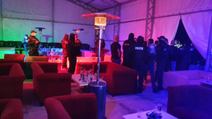 FOTO Petrecere într-un club din Corabia, oprită de jandarmi și polițiști