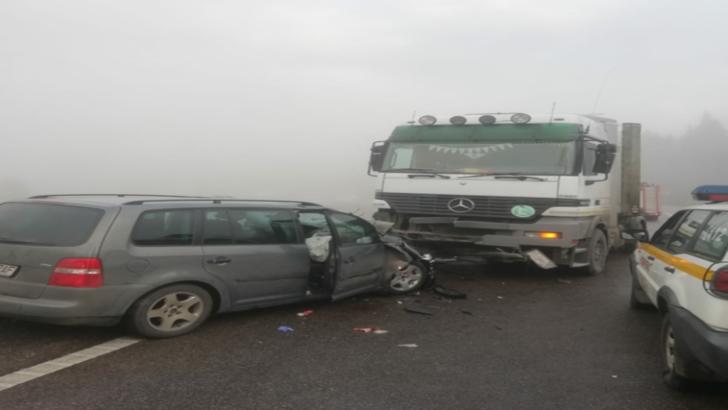 Accident cumplit în județul Suceava! O persoană a murit, alte trei au fost transportate la spital