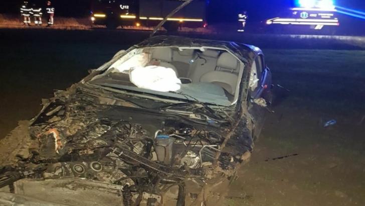  O femeie a fost rănită după ce un autoturism s-a răsturnat, în județul Dâmbovița