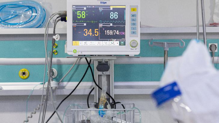 România, 9 luni de pandemie. Spitalele, sufocate: un pacient Covid a murit în timp ce aștepta un loc la Terapie Intensivă / Foto: Inquam Photos, Virgil Simonescu