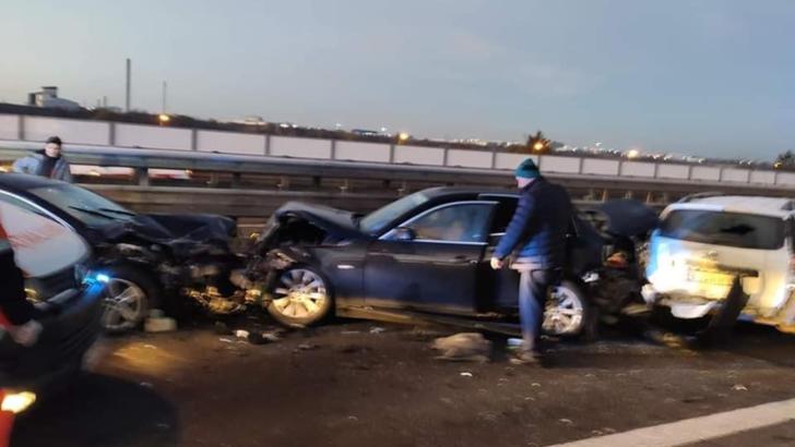 Accident în lanț, luni dimineața, pe Autostrada București-Pitești: 10 mașini distruse 