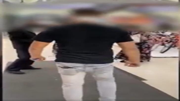 Imagini REVOLTĂTOARE: Paznic de la mall, batjocorit de un bărbat fără masca