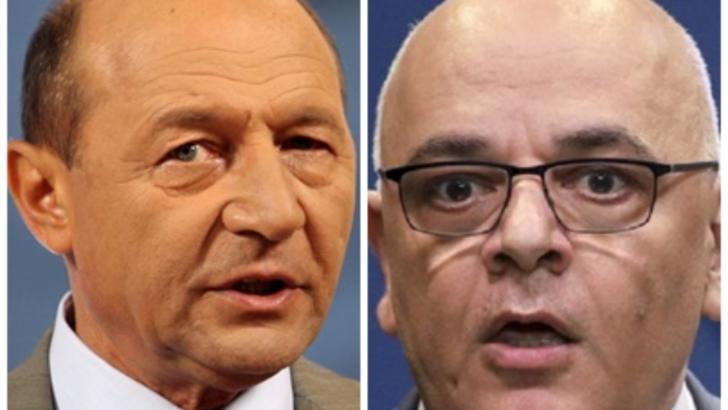 Război TOTAL între Raed Arafat și Traian Băsescu: Fostul președinte spune că secretarul de stat e bun doar la achiziții! Reacția lui ARAFAT