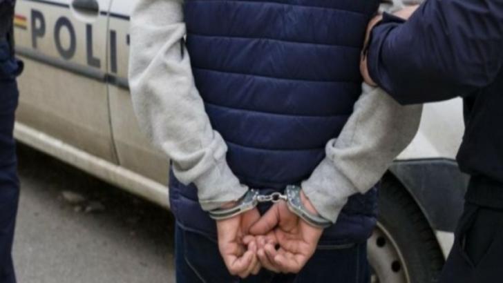  Polițist arestat preventiv pentru trafic de influență