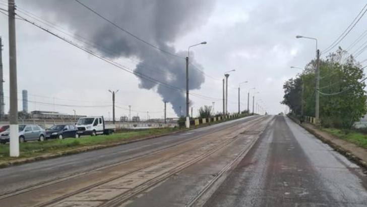 Incendiu la o rafinărie din Ploiești! Foto: PrahovaNews.ro