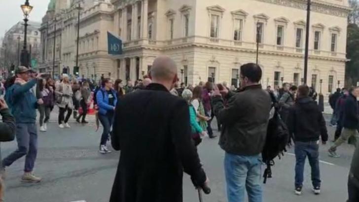 Proteste anti-Covid la Londra. Foto: Ciprian Vîrlan