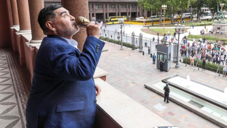 Sicriul cu corpul neînsufleţit al lui Maradona, depus la palatul prezidenţial din Buenos Aires