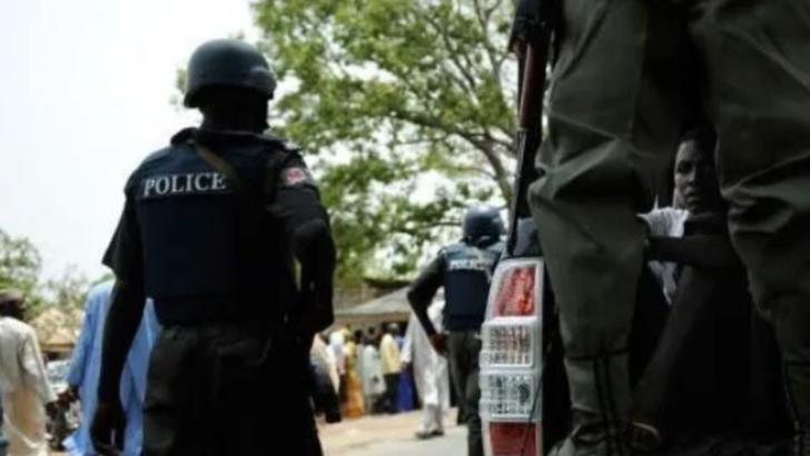 Atac asupra unei moschei în nord-vestul Nigeriei: 5 morți, 18 credincioși RĂPIȚI