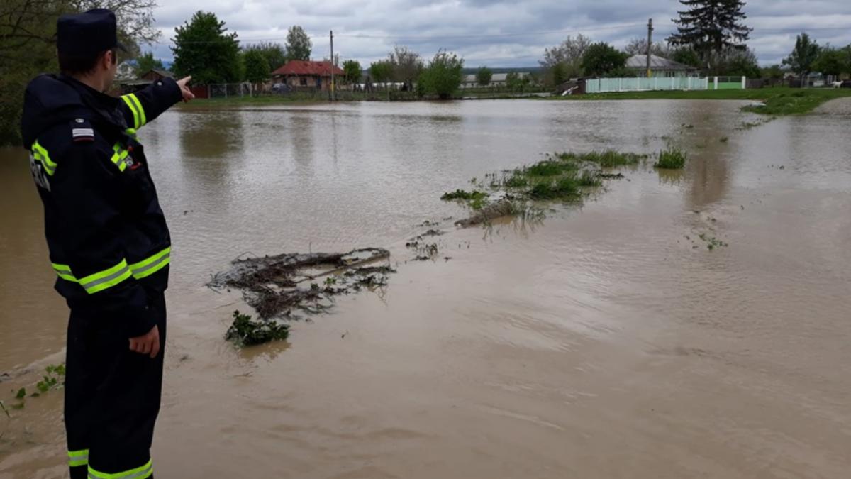 Alertă maximă pe Dunăre: mai multe localități din România, în pericol. Când ajunge viitura în țara noastră 