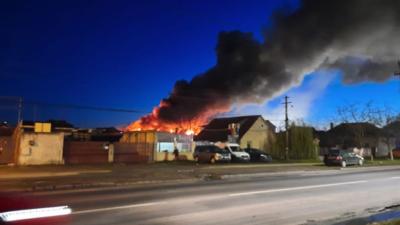 Incendiu de proporții într-un supermaket din Arad, mai multe echipaje de pompieri chemate să intervină
