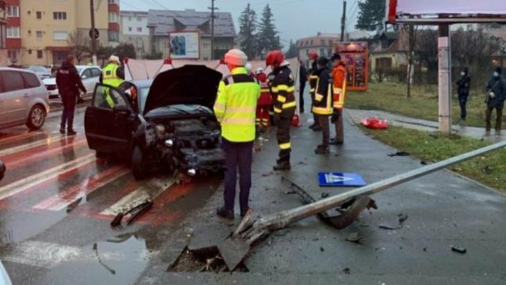 Victimă în stop cardio-respirator după un accident rutier produs în județul Brașov
