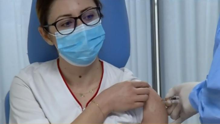 Mihaela Anghel, prima persoană din România vaccinată anti-covid: Trebuie să vă vaccinați! Simt că este începutul sfârșitului acestei pandemii / Foto: Inquam Photos