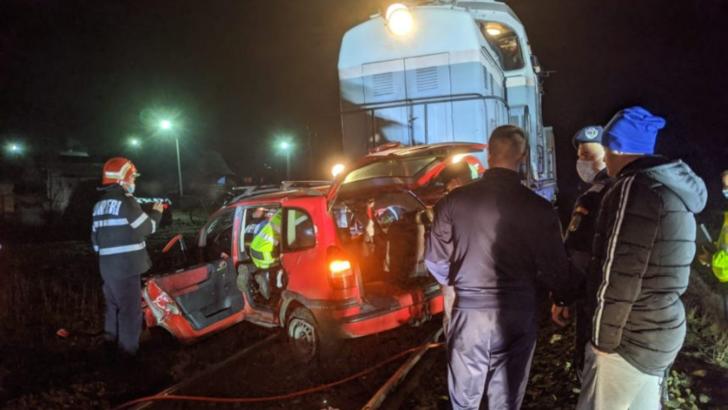 Accident cumplit în Rebrișoara! Un bărbat a murit iar cei doi copii ai săi au fost răniți după ce mașina în care se aflau a fost lovită de un tren Foto: bistriteanul.ro
