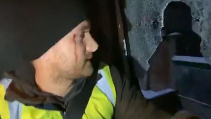 VIDEO Activist de mediu sucevean, atacat și lovit cu pietre după ce a urmărit un transport suspect de lemne