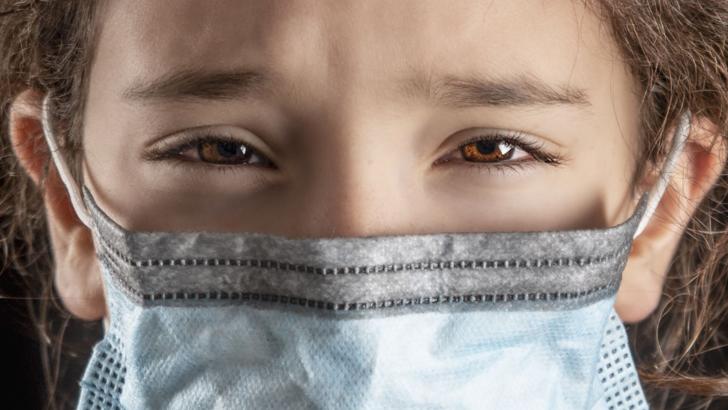 coronavirus prezent in ochi copii