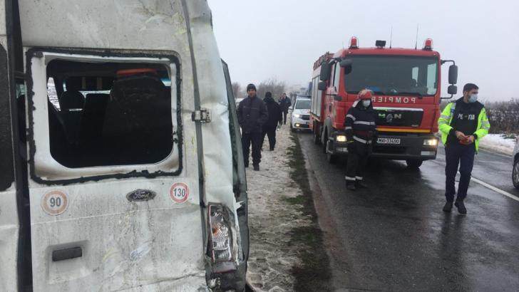 Accident rutier între un autotren și un microbuz care transporta 9 pasageri, în Teleorman - Două VICTIME
