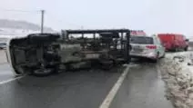 Accident TERIBIL cu trei maşini pe centura Apahida, din județul Cluj! O autoutilitară s-a răsturnat