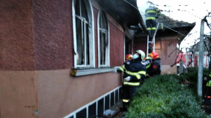 Sfârșit tragic pentru o femeie din Cluj! A murit într-un incendiu care i-a cuprins casa
