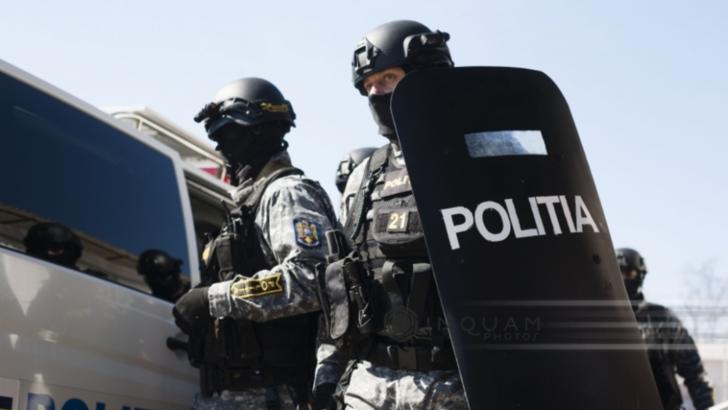 Şapte proxeneţi din Prahova şi Braşov, reţinuţi de poliţişti. Prejudiciu de 300.000 de euro