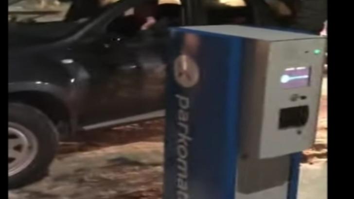 Excursie cu final neașteptat, la Rânca: Turiștii, blocați minute în șir în parcare