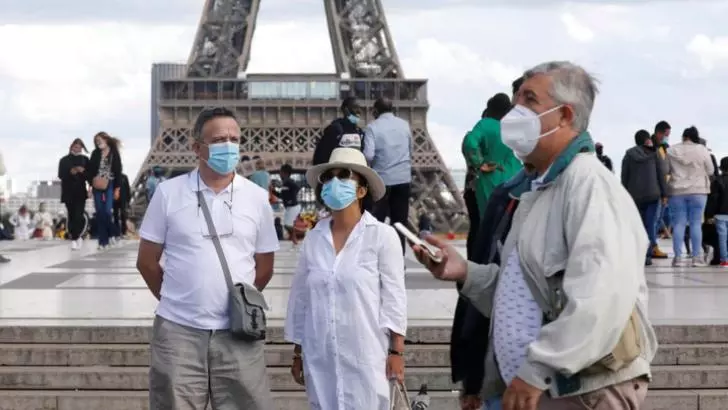 Aproape jumătate dintre noile cazuri de Covid-19 sunt cu noua variantă birtanică