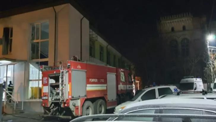 Doi pacienți, principalii suspecți în cazul incendiului de la Spitalul din Roman