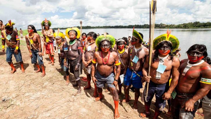 Metoda inedită pe care indigenii din Amazon o folosesc pentru a se vindeca de Covid-19