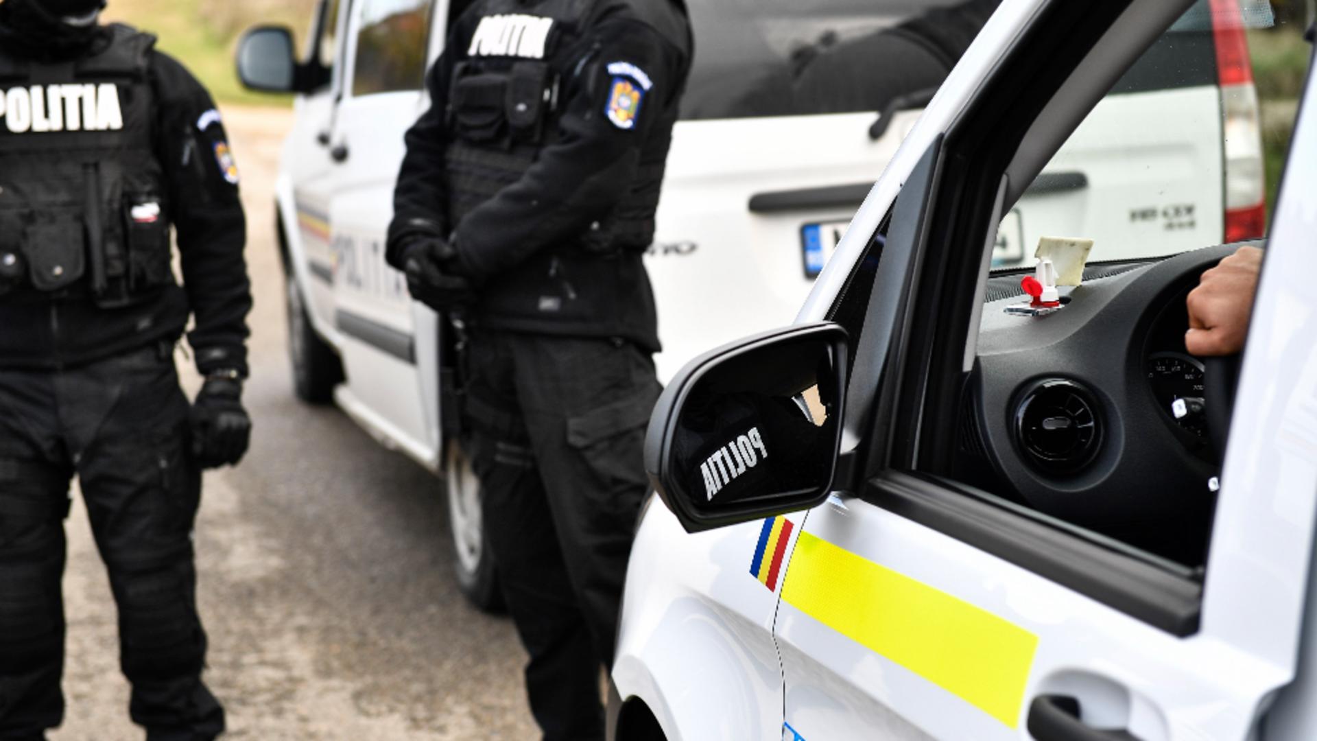 Un bulgar a fost oprit la vamă în timp ce încerca să introducă în România aproape 7 tone de substanțe toxice