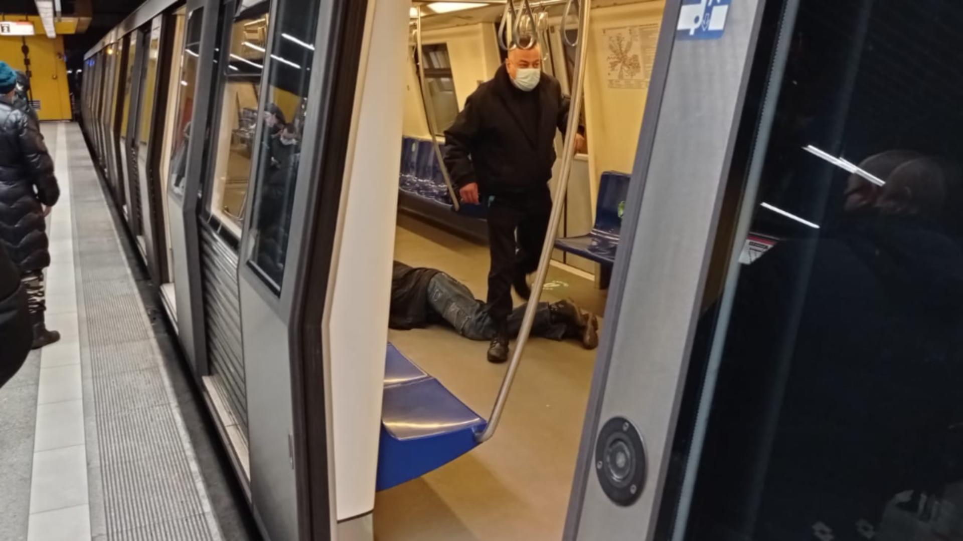 Incidente la metrou - Unui bărbat i s-a făcut rău