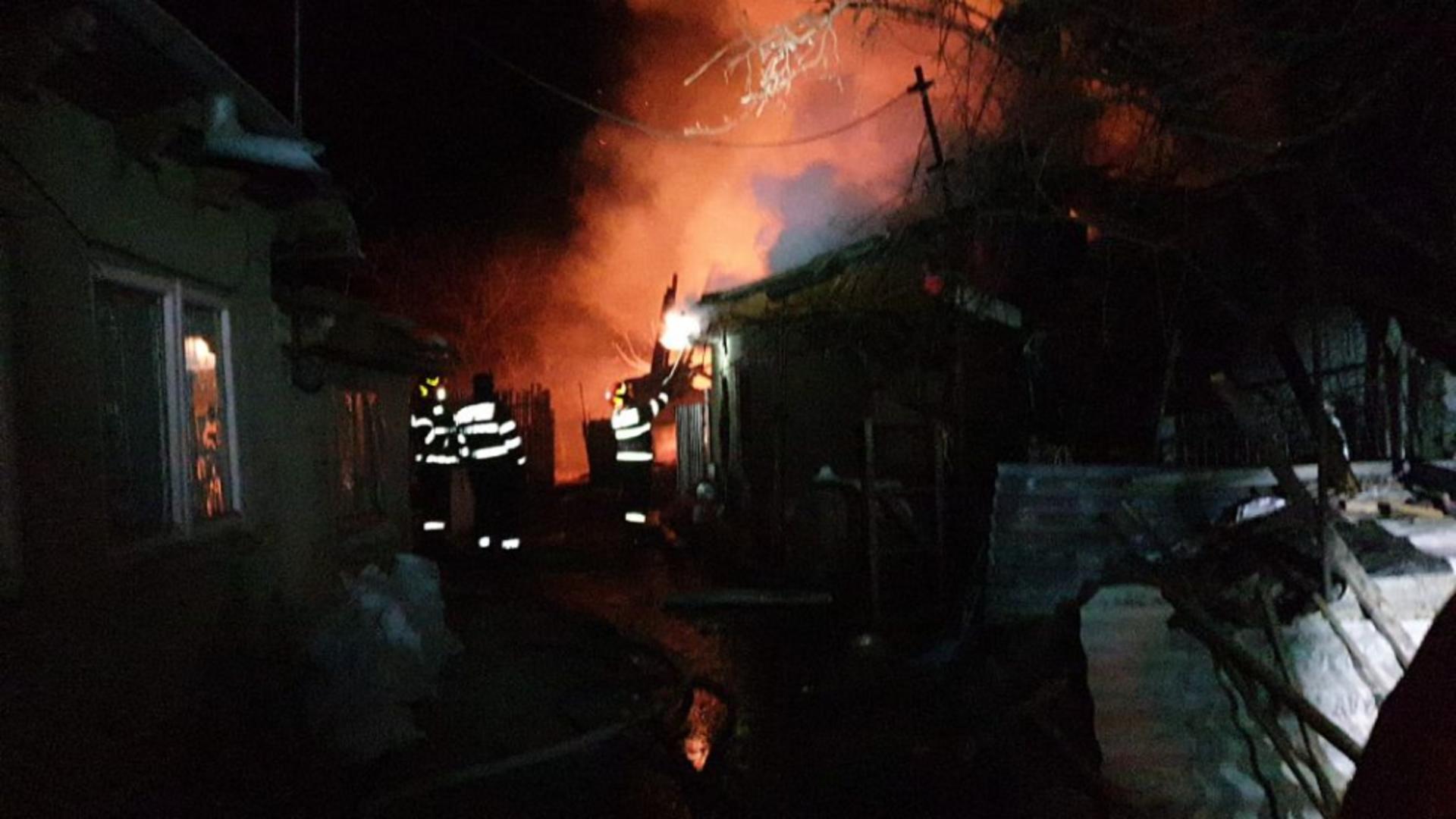 Incendiu în localitatea Gugești, Vrancea.