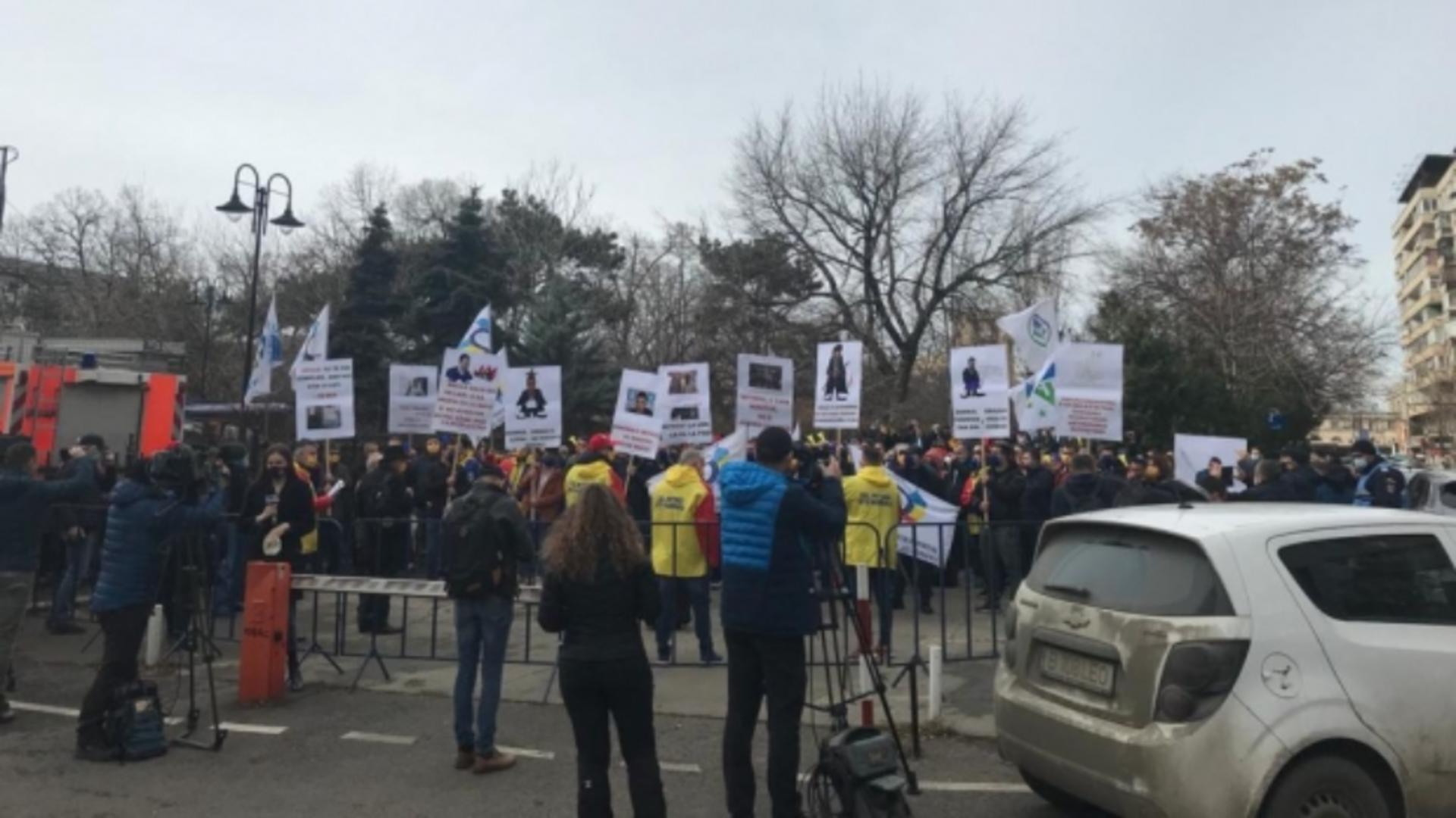 Protest al sindicatelor Metrorex, în fața Ministerului Transporturilor