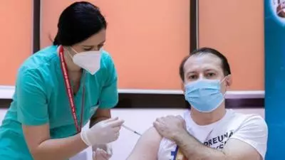 Premierul României, Florin Cîțu - prima doza de vaccin antiCovid