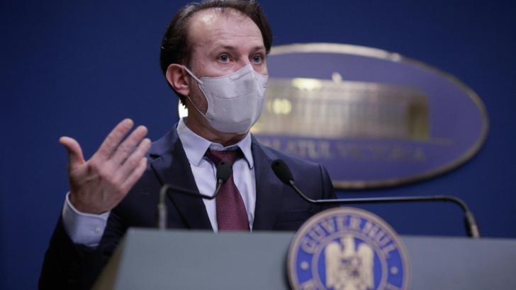 Premierul Florin Cîțu în timpul unei conferințe de presă la Guvern
