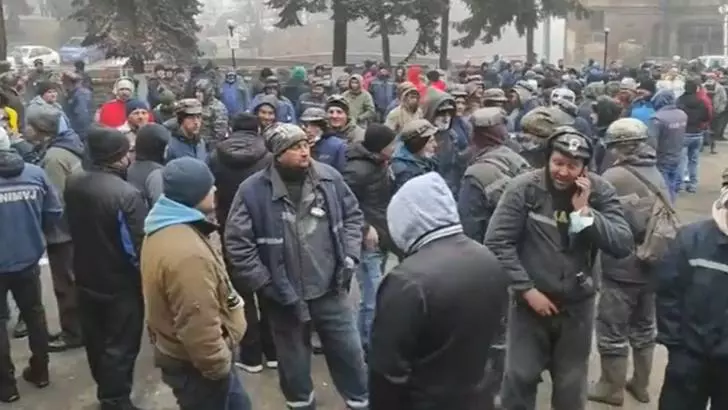 Bani pentru mineri