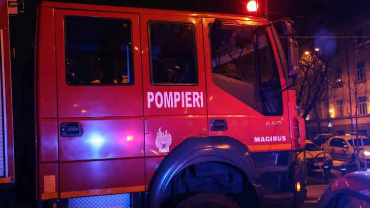 Pompierii au intervenit cu autoscara, deşi acest utilaj nu era necesar în această situaţie / Foto: Arhivă