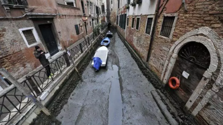 Canalele navigabile ale Veneției au secat Foto Pinterest